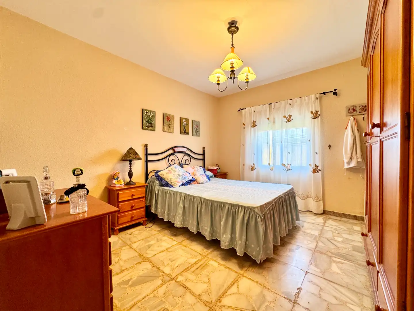 Habitación de Casa o chalet en venta en Chiclana de la Frontera con Aire acondicionado, Calefacción y Jardín privado