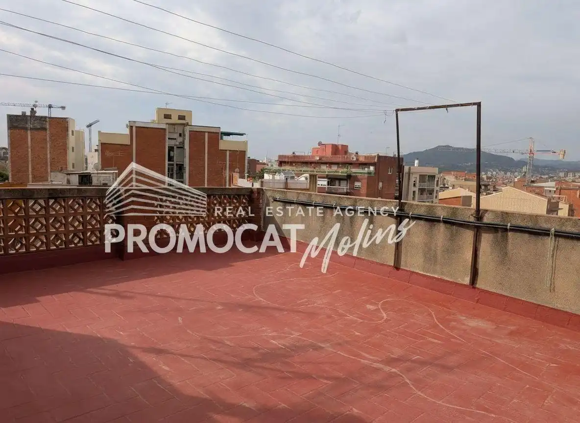 Terraza de Piso en venta en Molins de Rei con Aire acondicionado, Jardín privado y Terraza