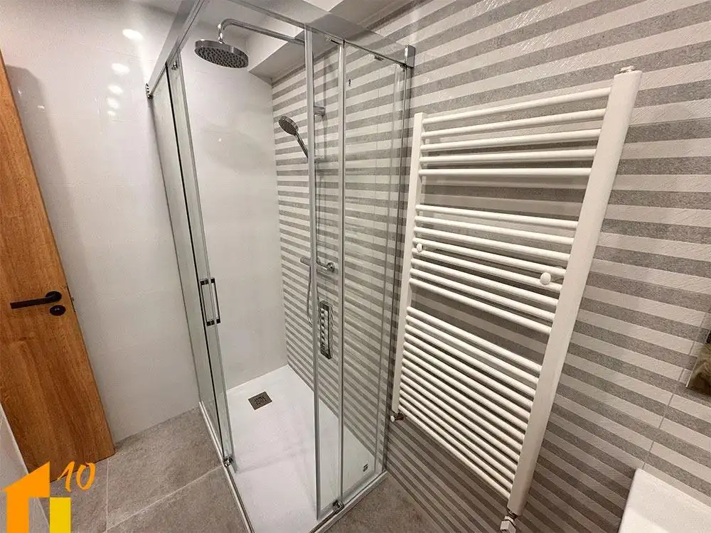 Badezimmer von Wohnung zum Verkauf in Burgos mit Heizung