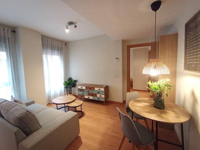 Piso en Alquiler en ARMENGUAL DE LA MOTA en Perchel Norte