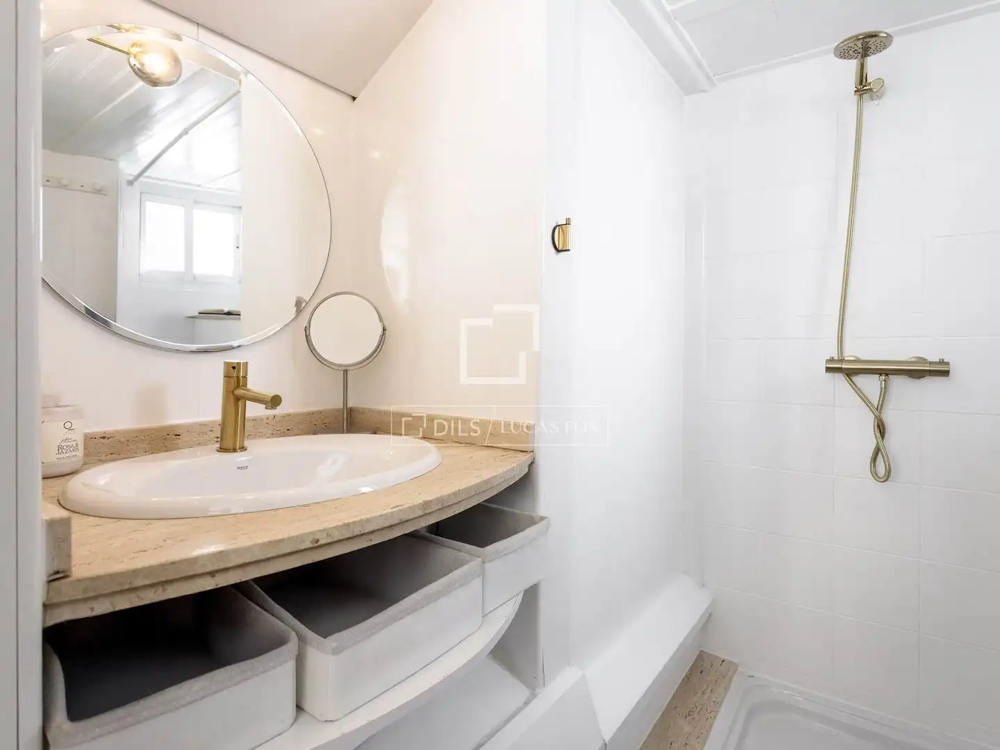 Bathroom of Flat for rent in Madrid  with Air Conditioner, Heating and Terrace