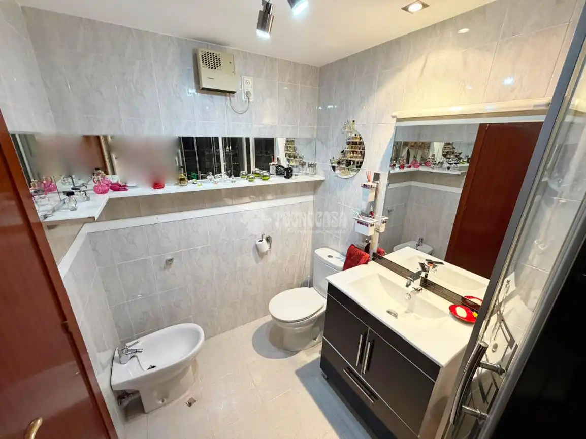 Bathroom of Detached homes for sale in Zaragoza  with Heating and Community pool