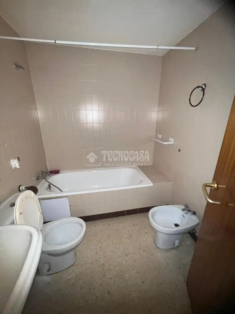Baño de Piso en venta en Madrid con Calefacción y Terraza