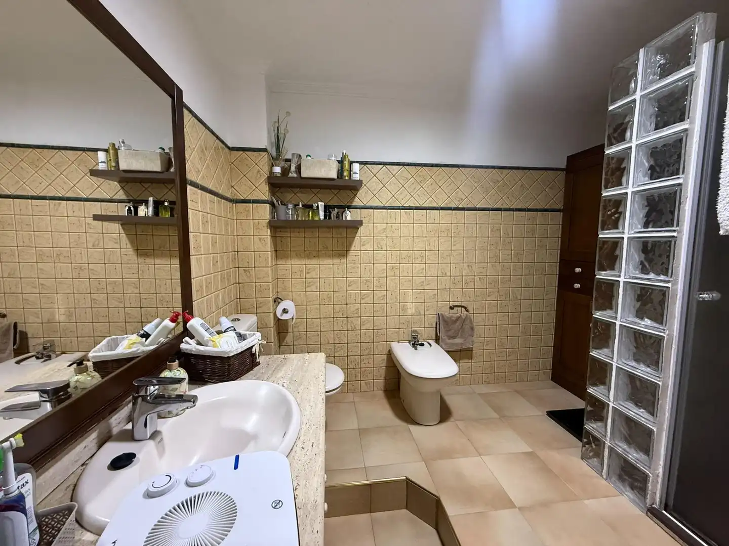 Badezimmer von Wohnung zum Verkauf in Guardamar del Segura mit Klimaanlage, Heizung und Terrasse