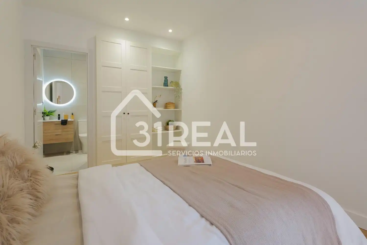 Bedroom of Flat for sale in Madrid  with Heating and Furnished
