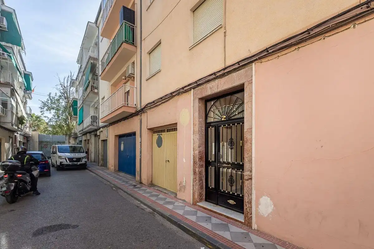 Vista exterior de Piso en venta en Atarfe