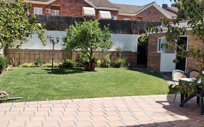 Jardí de Casa adosada en venda en Jerez de la Frontera amb Aire condicionat, Jardí privat i Parquet