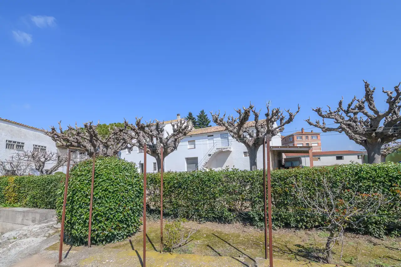Vista exterior de Finca rústica en venda en Manresa amb Calefacció, Jardí privat i Traster