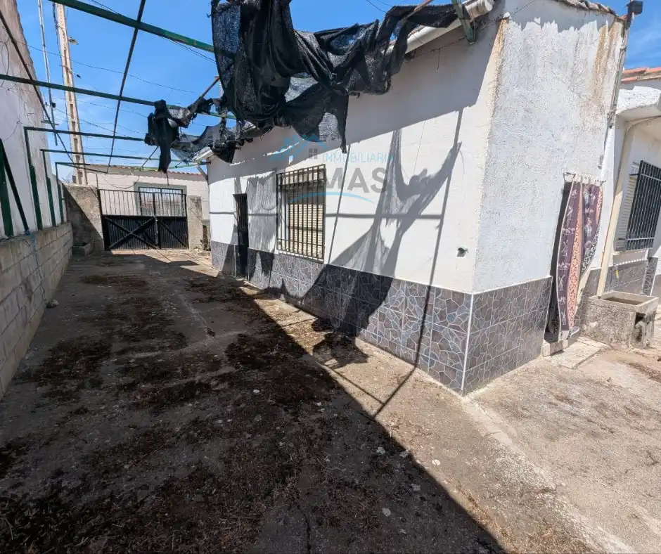 Exterior view of Houses for sale in Valdelacasa de Tajo  with Heating