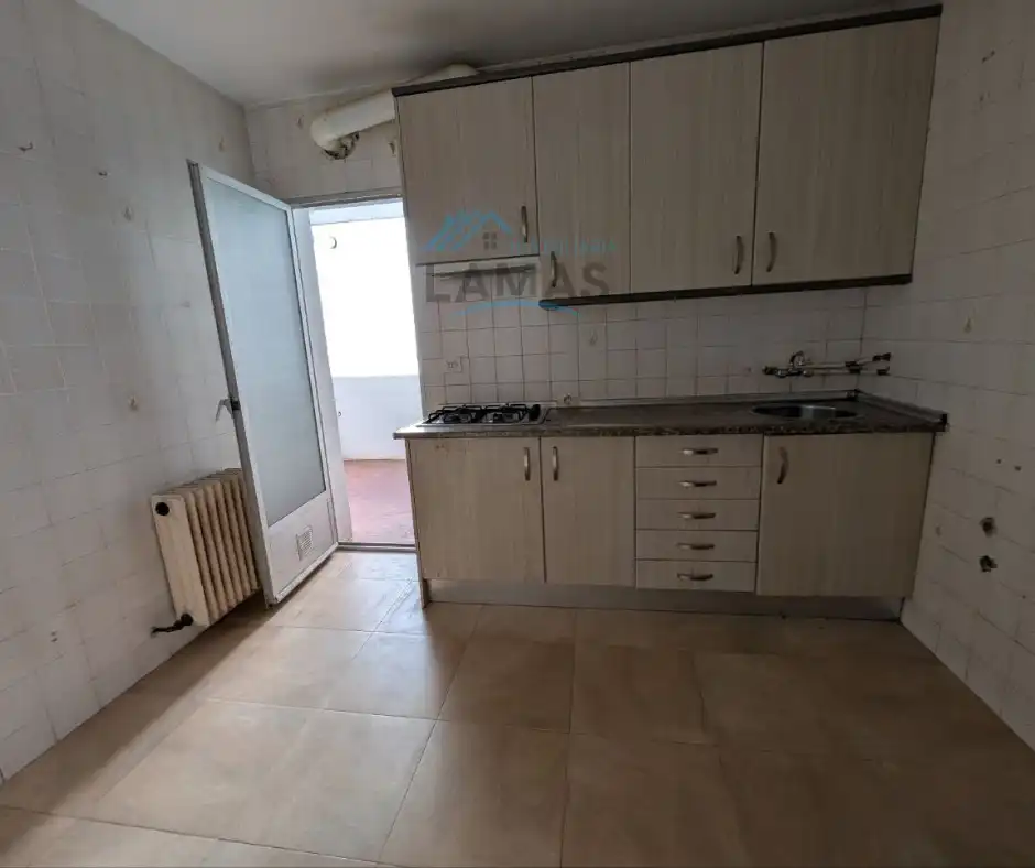 Kitchen of Flat for sale in Navalmoral de la Mata  with Terrace