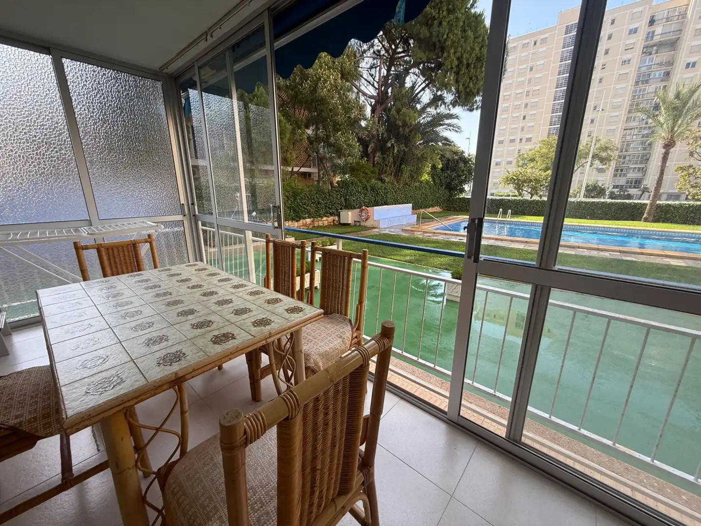 Piscina de Apartamento en venta en Benidorm con Terraza, Amueblado y Horno