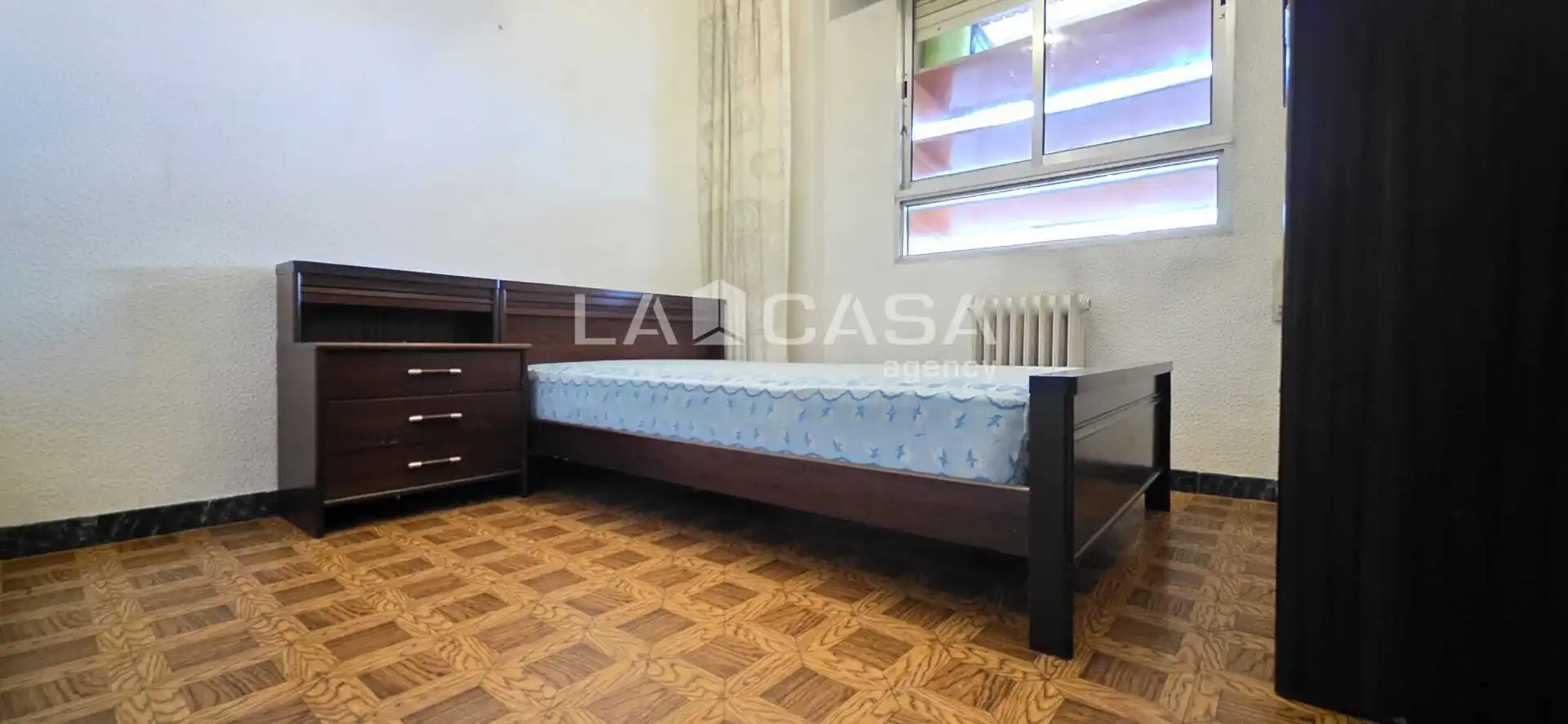 Dormitori de Pis en venda en Hospital 