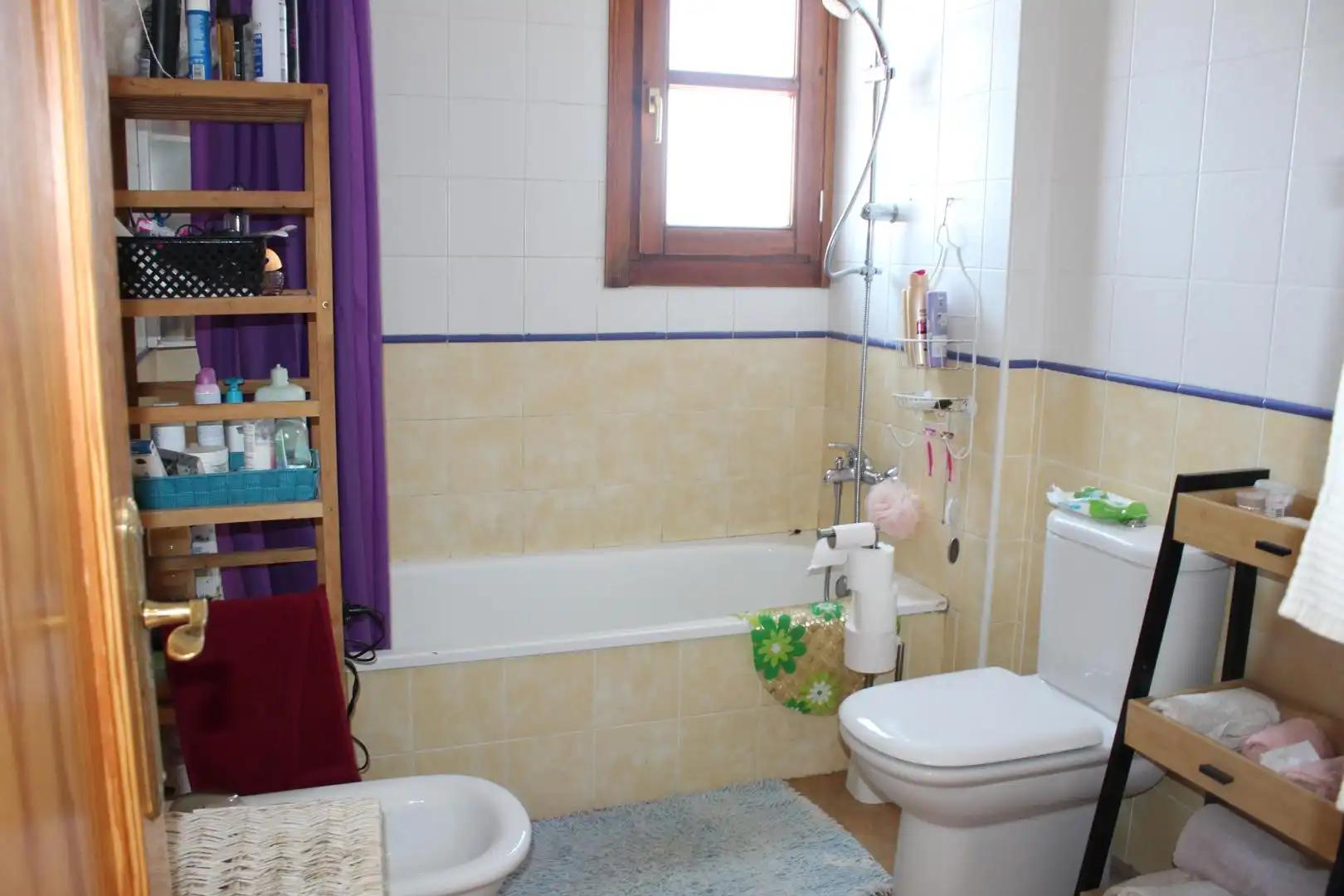 Baño de Casa adosada en venta en Enix con Aire acondicionado, Calefacción y Jardín privado