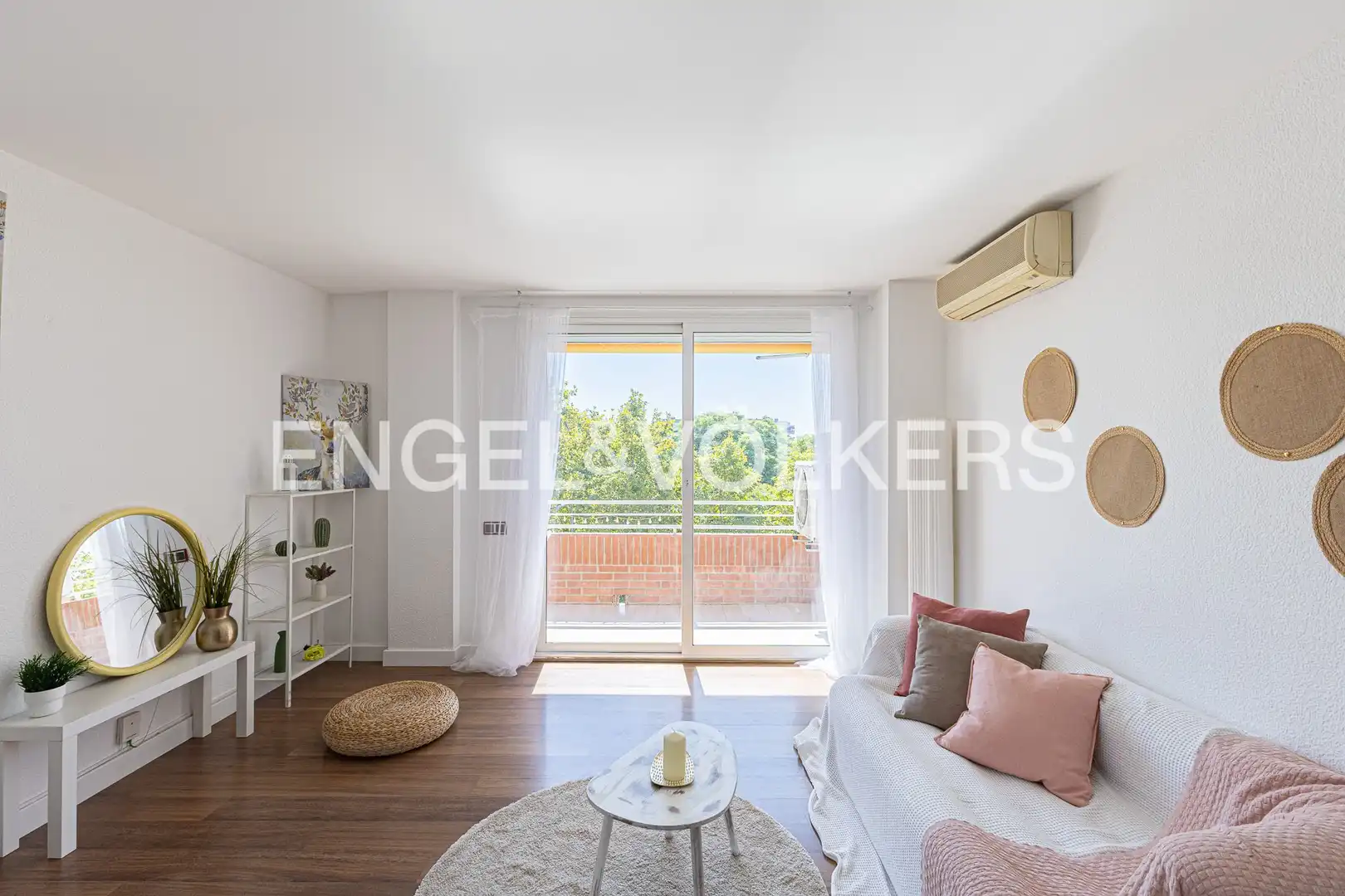 Flat with terrace for sale in Sant Joan - TV3, imagen 2