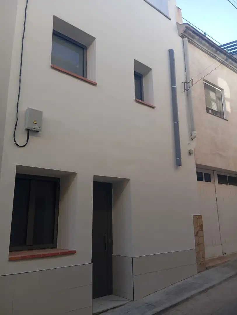 Adossat amb terrassa en venda a Carrer Vilafranca