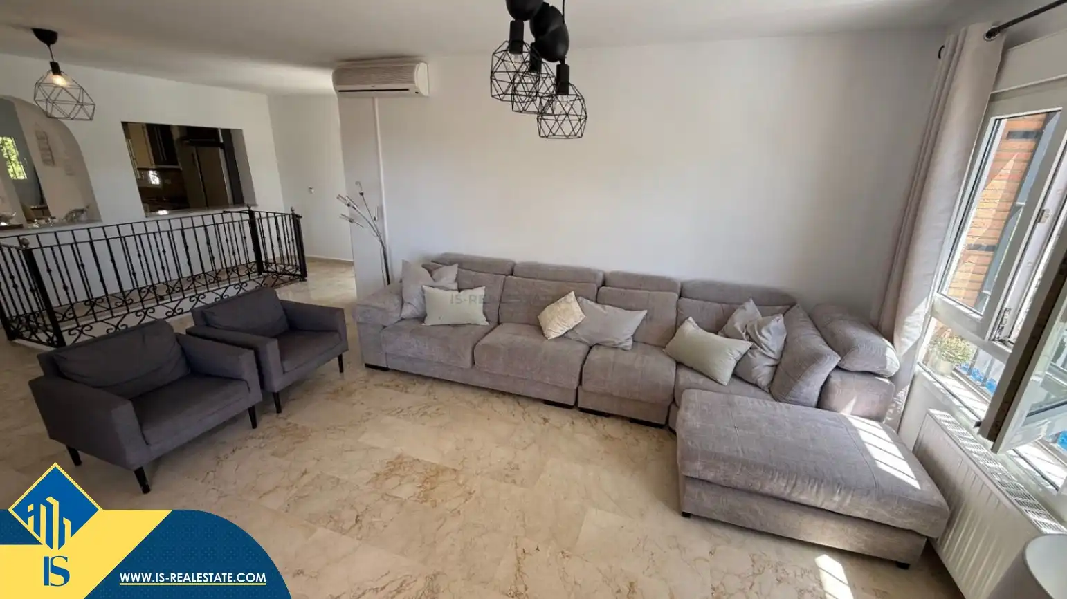 Sala d'estar de Casa o xalet en venda en Orihuela amb Jardí privat, Terrassa i Moblat