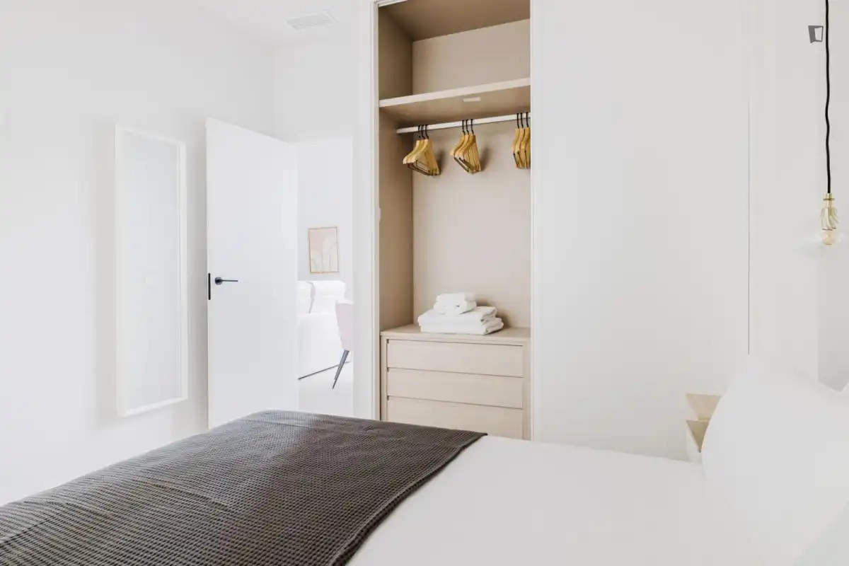 Habitación de Apartamento de alquiler en Madrid con Aire acondicionado, Calefacción y Amueblado