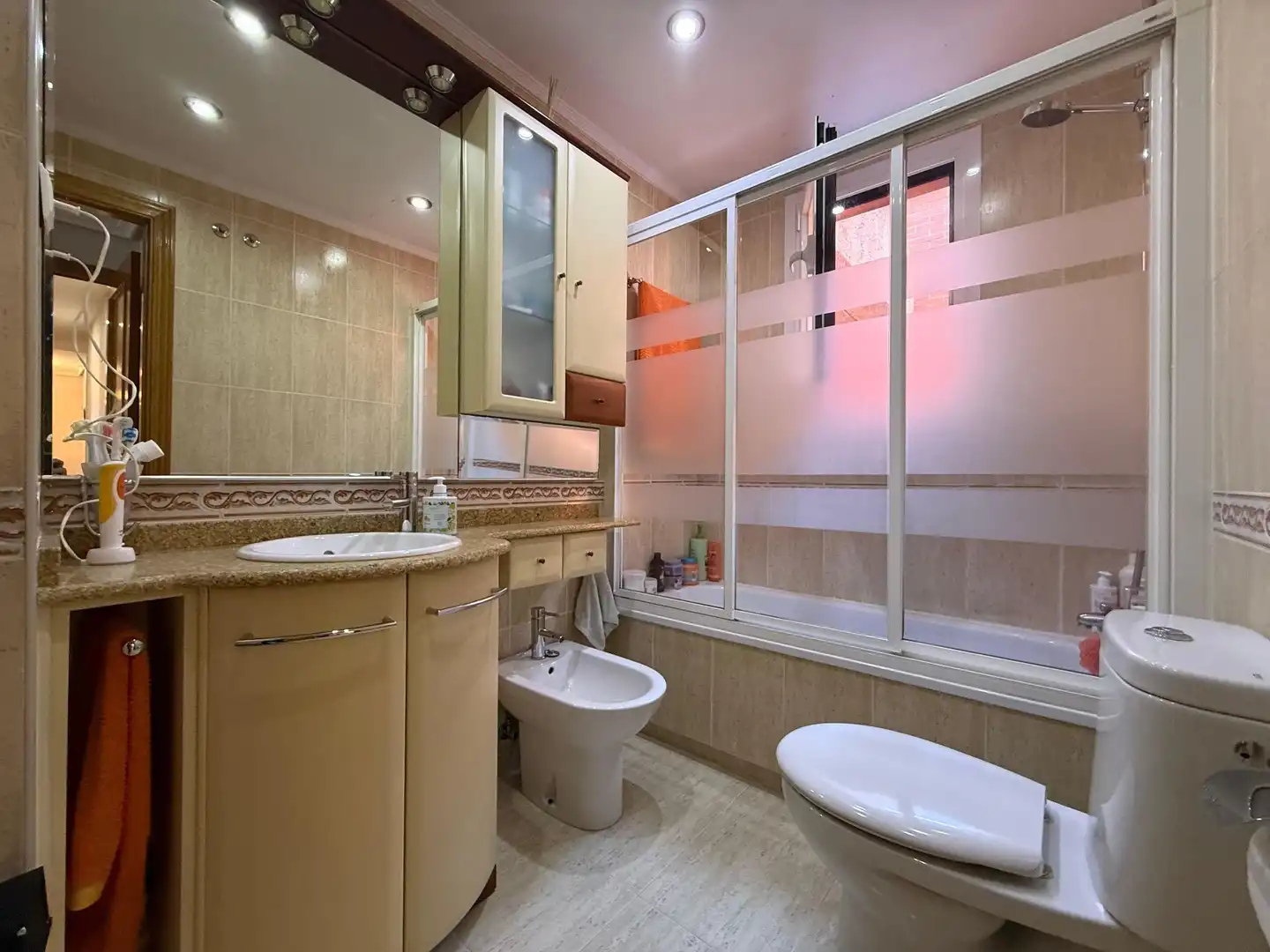 Baño de Piso en venta en Parla con Aire acondicionado y Calefacción
