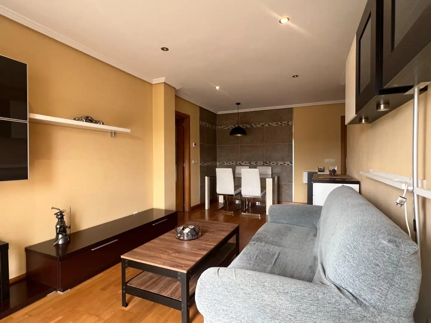 Wohnzimmer von Wohnung zur Miete in Cambre  mit Heizung, Abstellraum und Möbliert