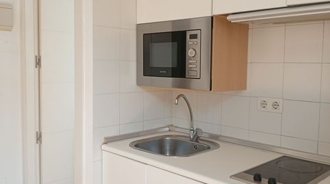 Foto 3 de Piso de alquiler en Ollerias, La Goleta - San Felipe Neri, Málaga Capital