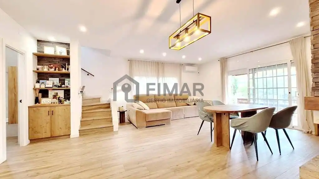 Sala de estar de Casa o chalet en venta en Vilassar de Dalt con Aire acondicionado, Calefacción y Jardín privado