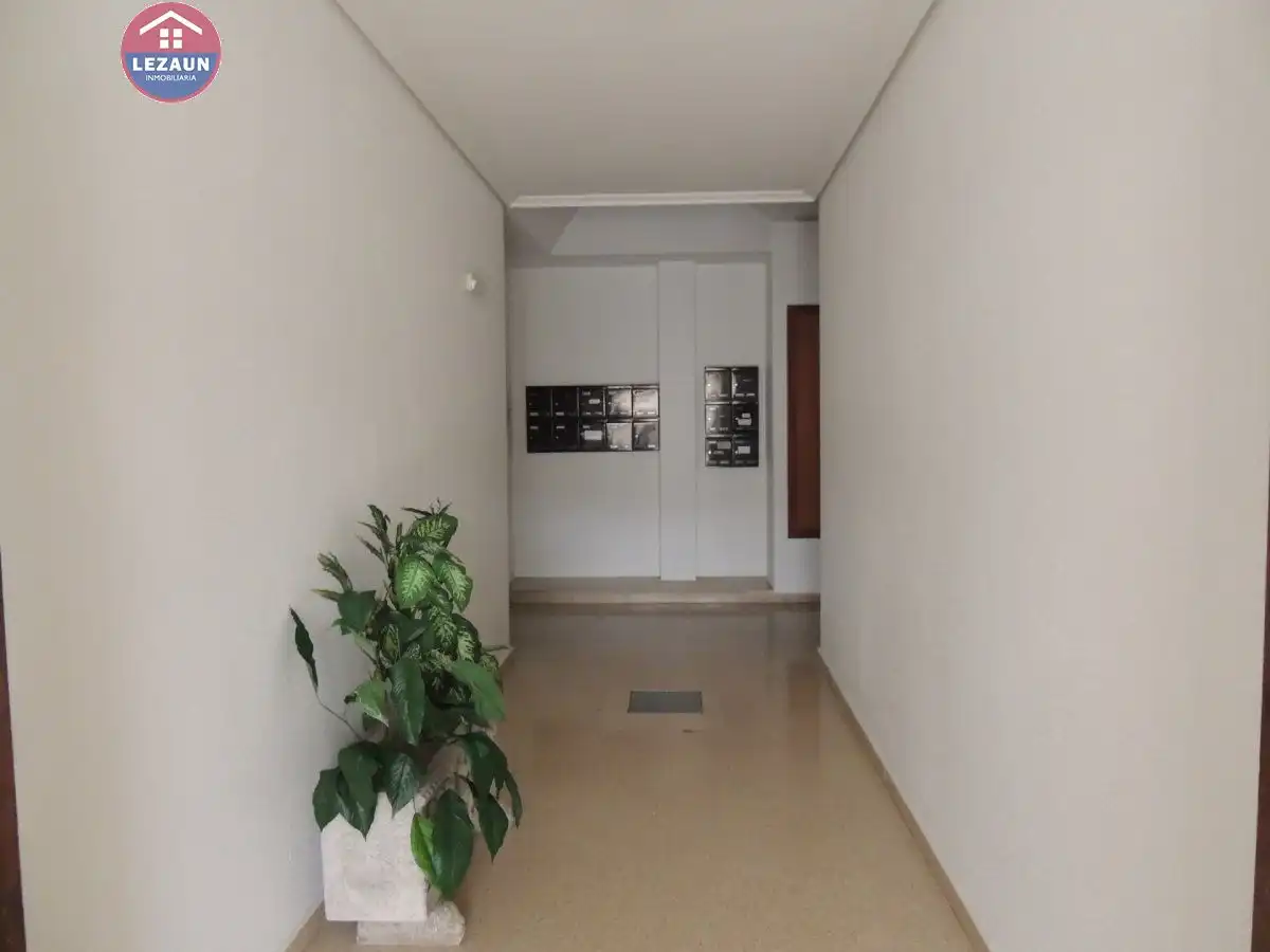 Flat for sale in Funes  with Air Conditioner, Heating and Parquet flooring