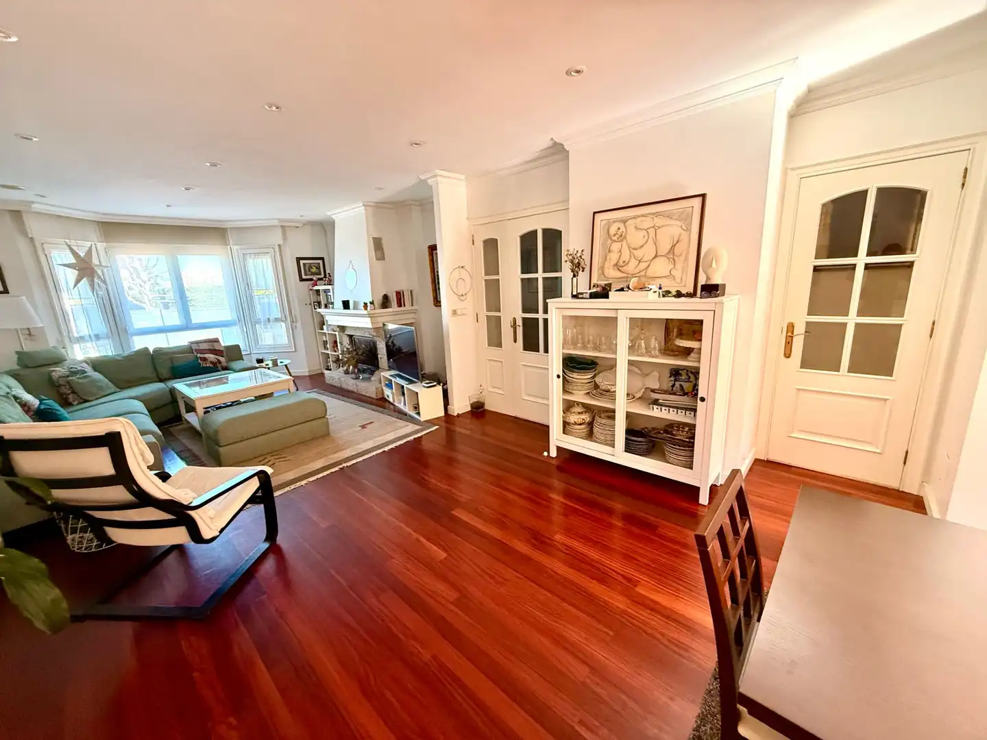Sala d'estar de Casa adosada en venda en Vigo  amb Calefacció, Jardí privat i Parquet