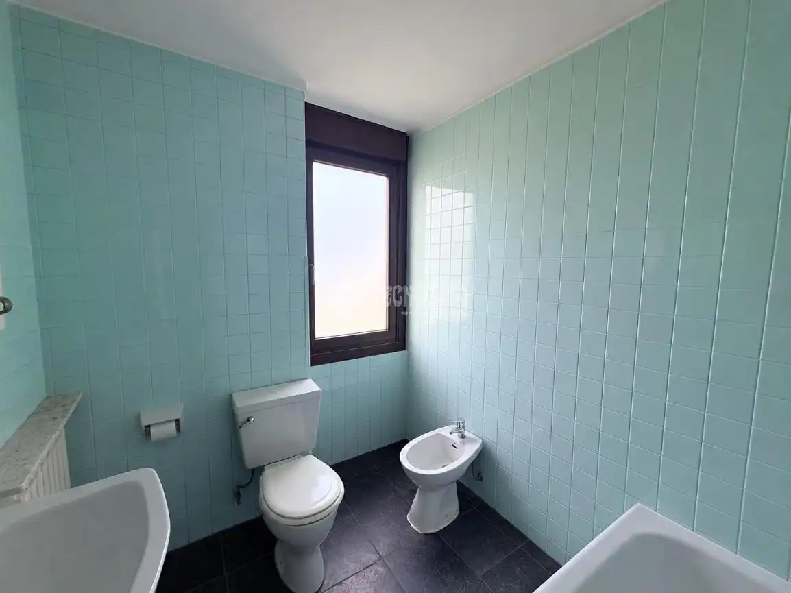 Baño de Piso en venta en Santander con Calefacción y Terraza