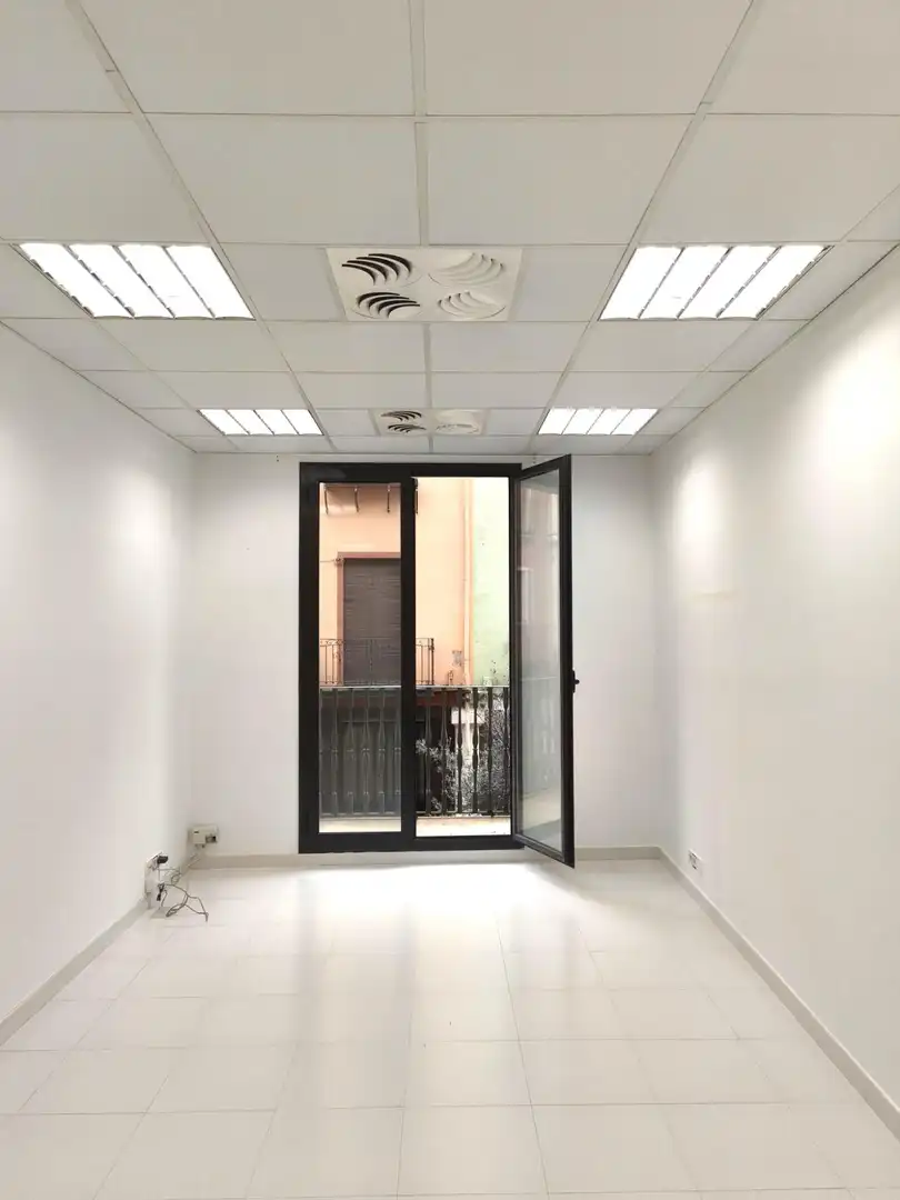 Bureau avec ascenseur à louer à Centre Vila, imagen 5