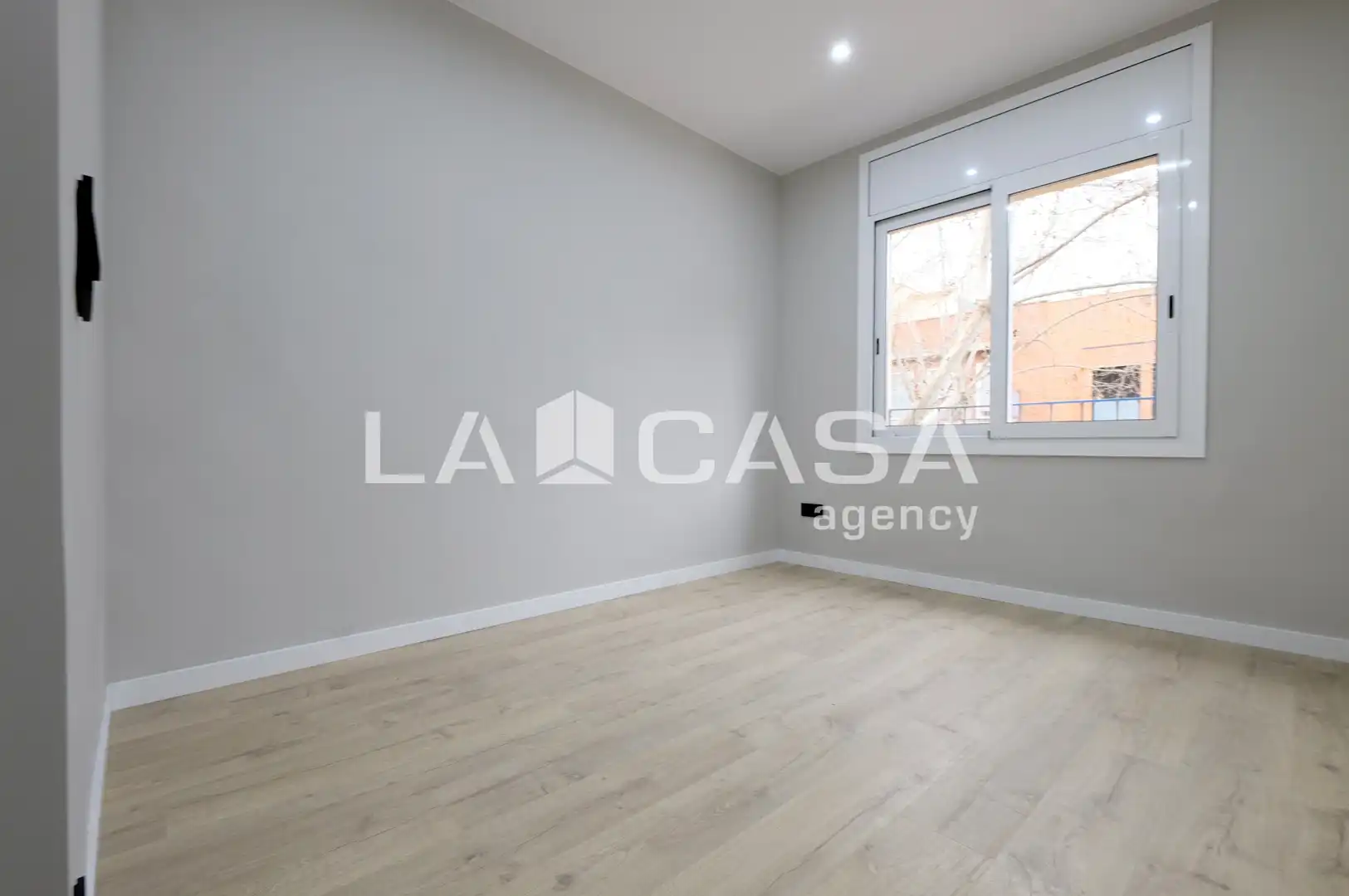 Piso en venta en  Barcelona Capital con Parquet y Horno