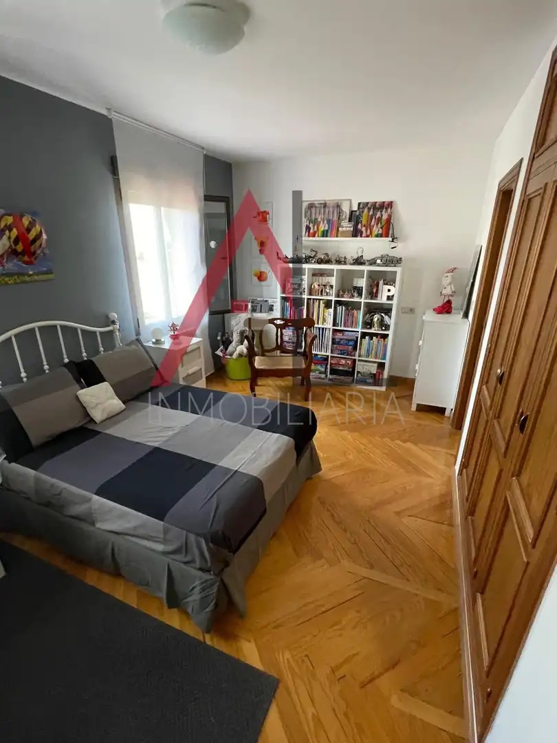 Dormitori de Casa o xalet en venda en Navas de Oro amb Calefacció, Jardí privat i Parquet