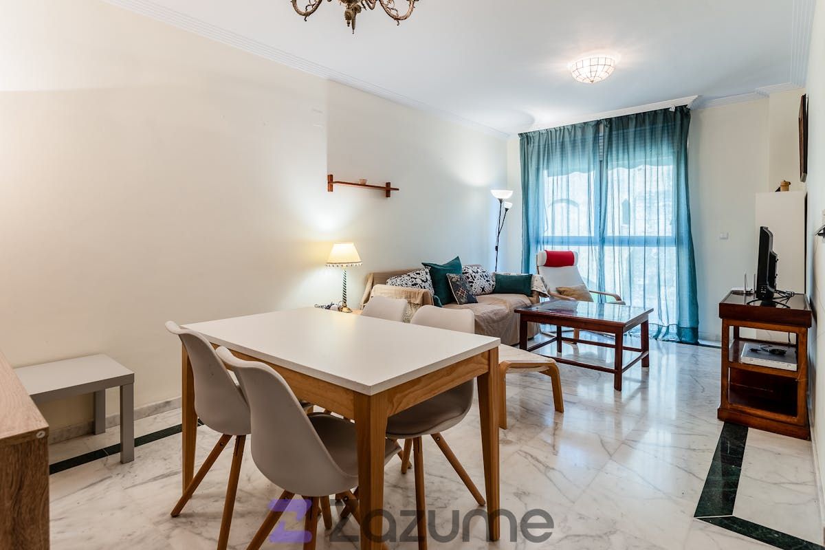 Sala d'estar de Casa adosada de lloguer en Villar del Arzobispo amb Calefacció, Moblat i Rentadora