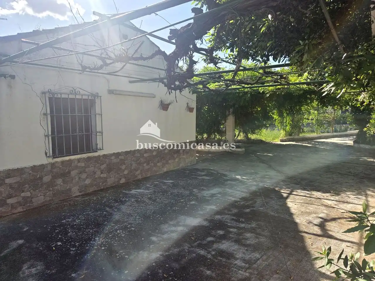 Vista exterior de Casa o xalet en venda en Jaén amb Jardí privat, Traster i Moblat