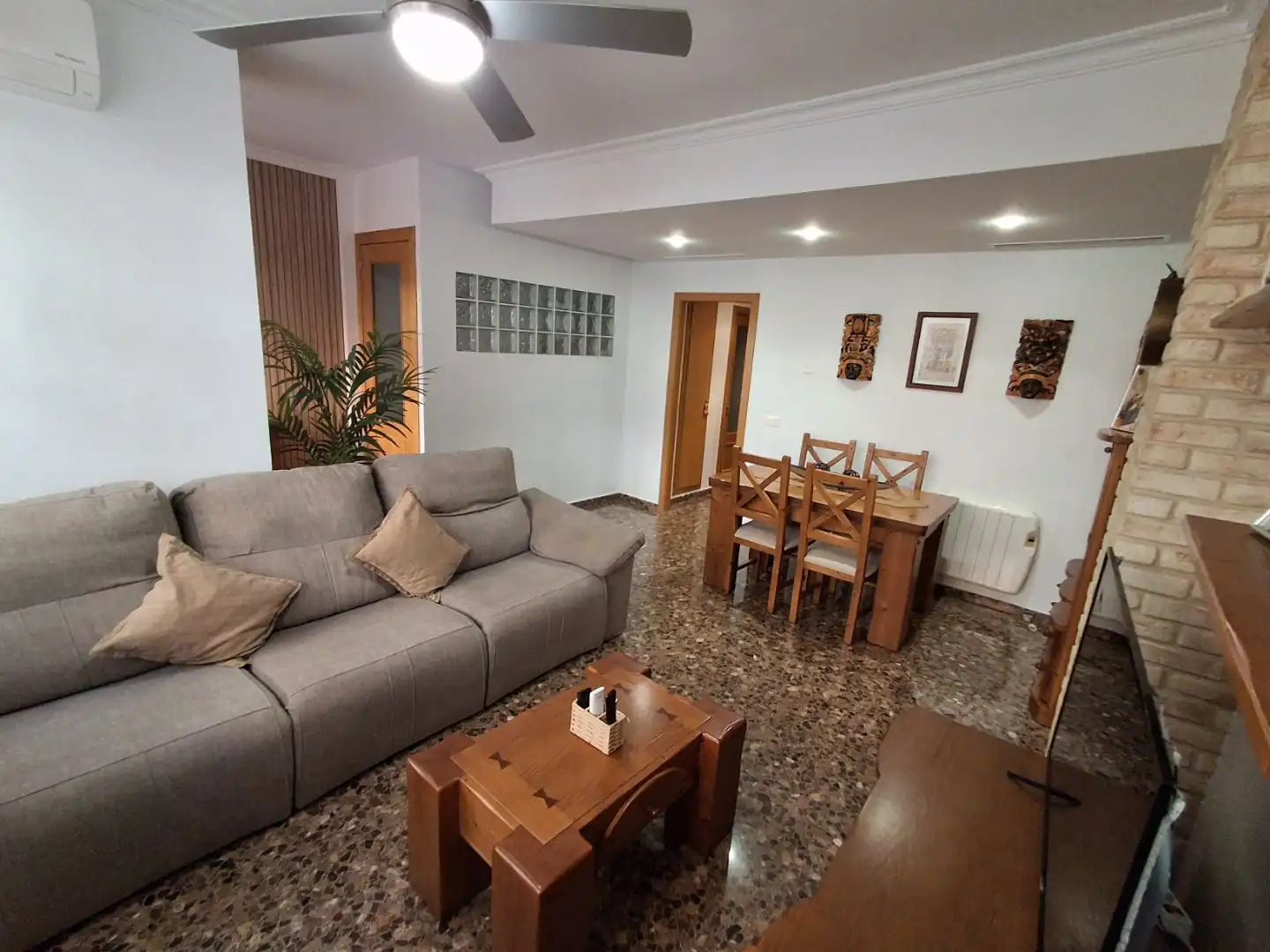 Reihenhaus mit Pool zum Verkauf in Carrer América 49, imagen 8