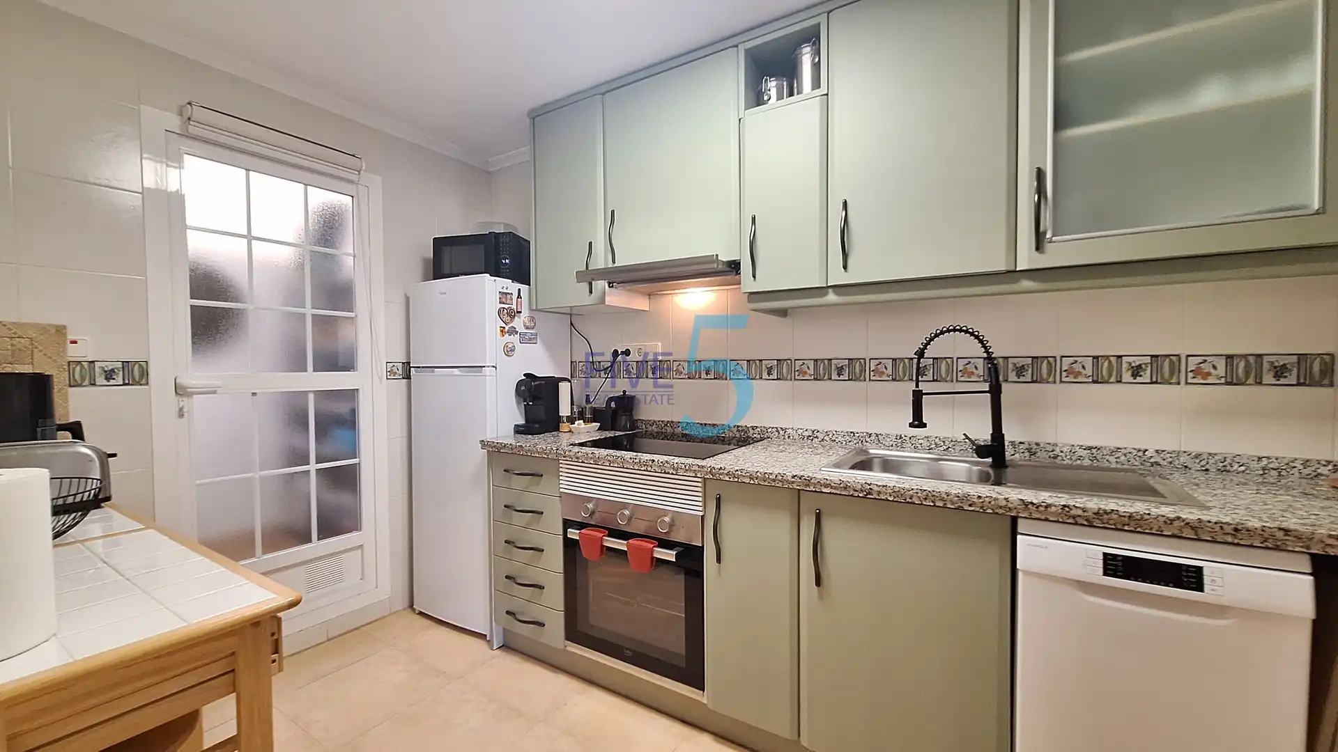 Küche von Maisonette zum Verkauf in Santa Pola mit Terrasse, Abstellraum und Schwimmbad
