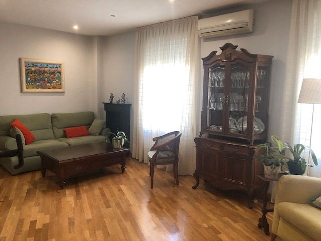 Living room of Flat for sale in  Madrid Capital  with Air Conditioner, Heating and Oven