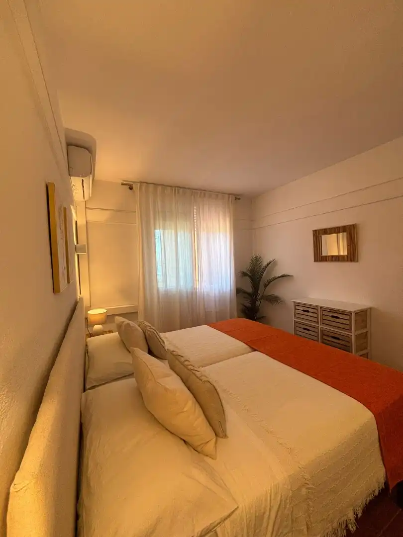 Dormitori de Apartament en venda en Fuengirola amb Aire condicionat, Terrassa i Moblat