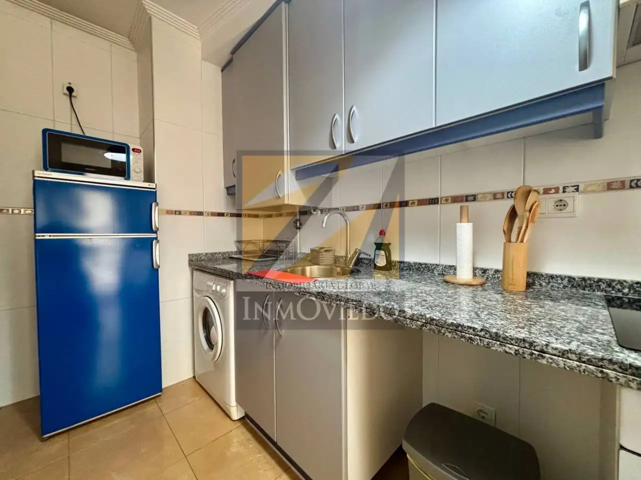 Cuina de Pis en venda en Oviedo  amb Calefacció i Moblat
