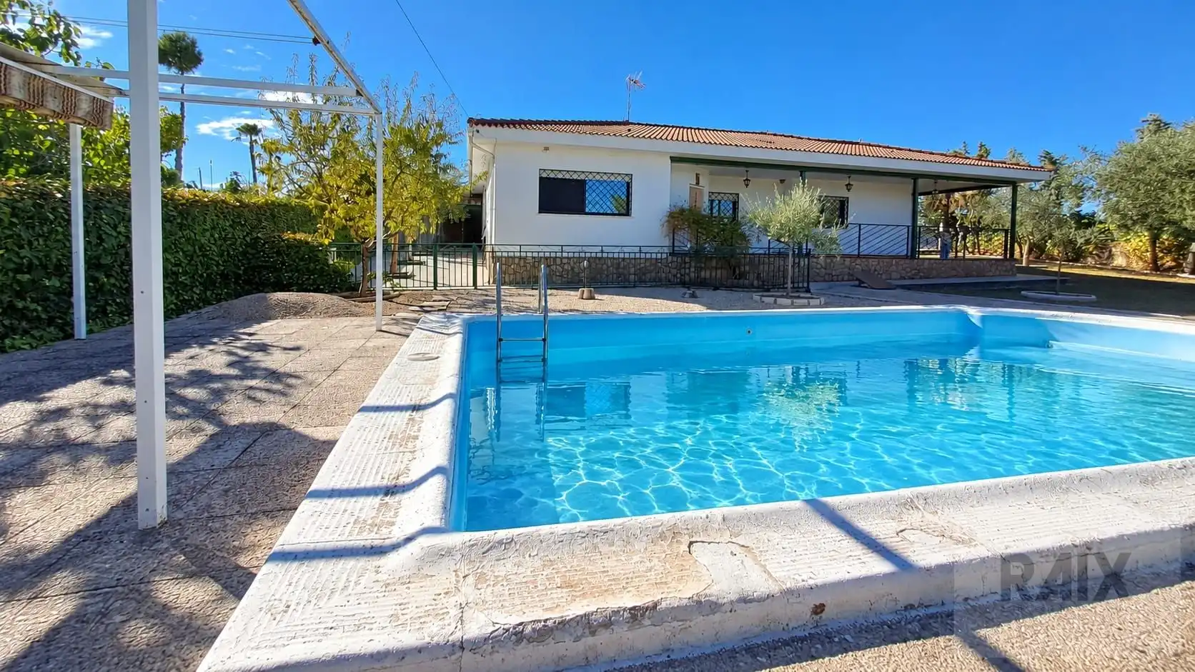 Swimming pool of Houses for sale in Colmenar de Oreja, Madrid
