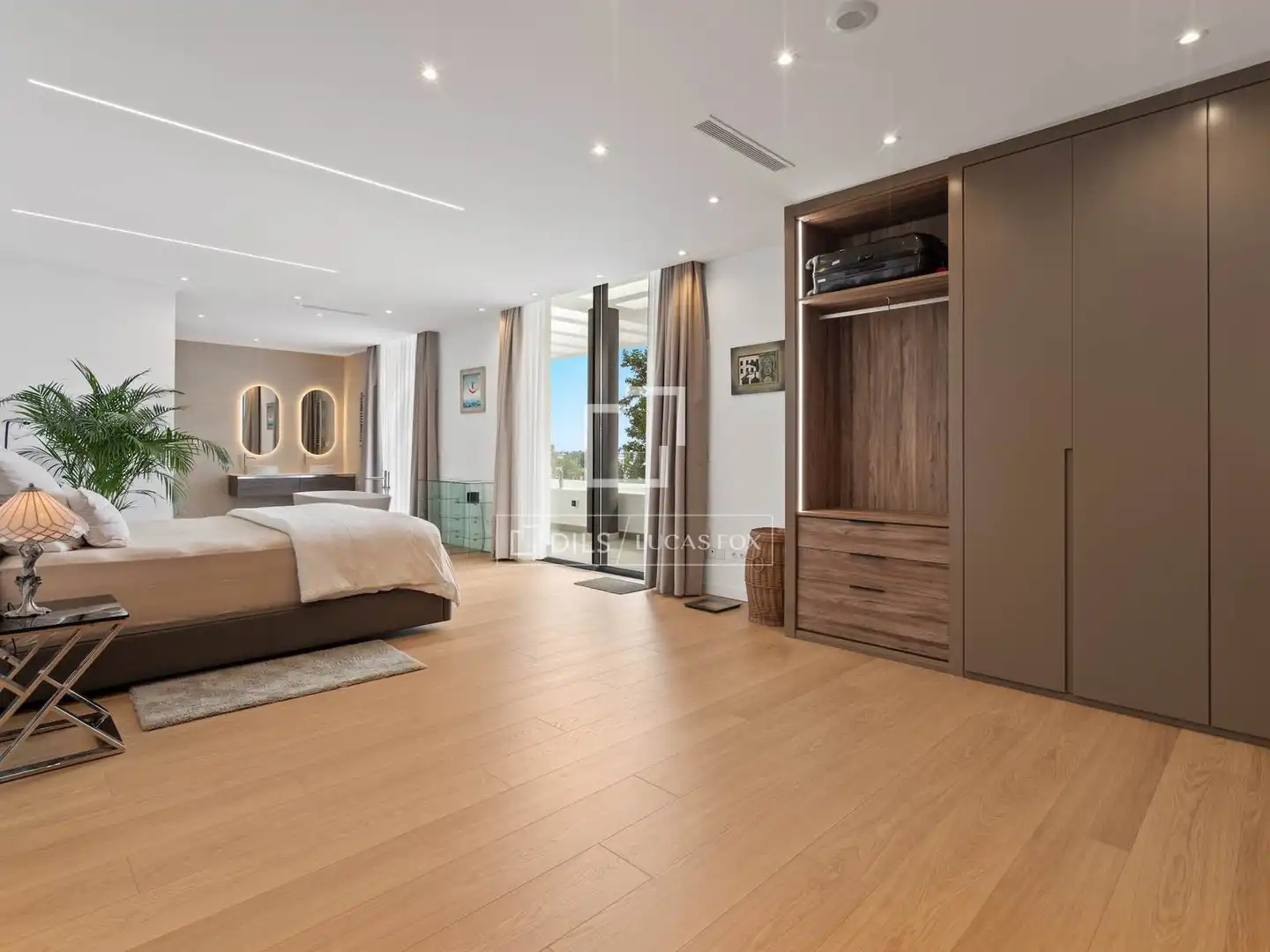 Bedroom of Houses for sale in Benahavís  with Air Conditioner, Heating and Private garden