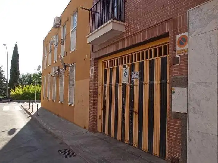 Exterior view of Garage for sale in Madrid