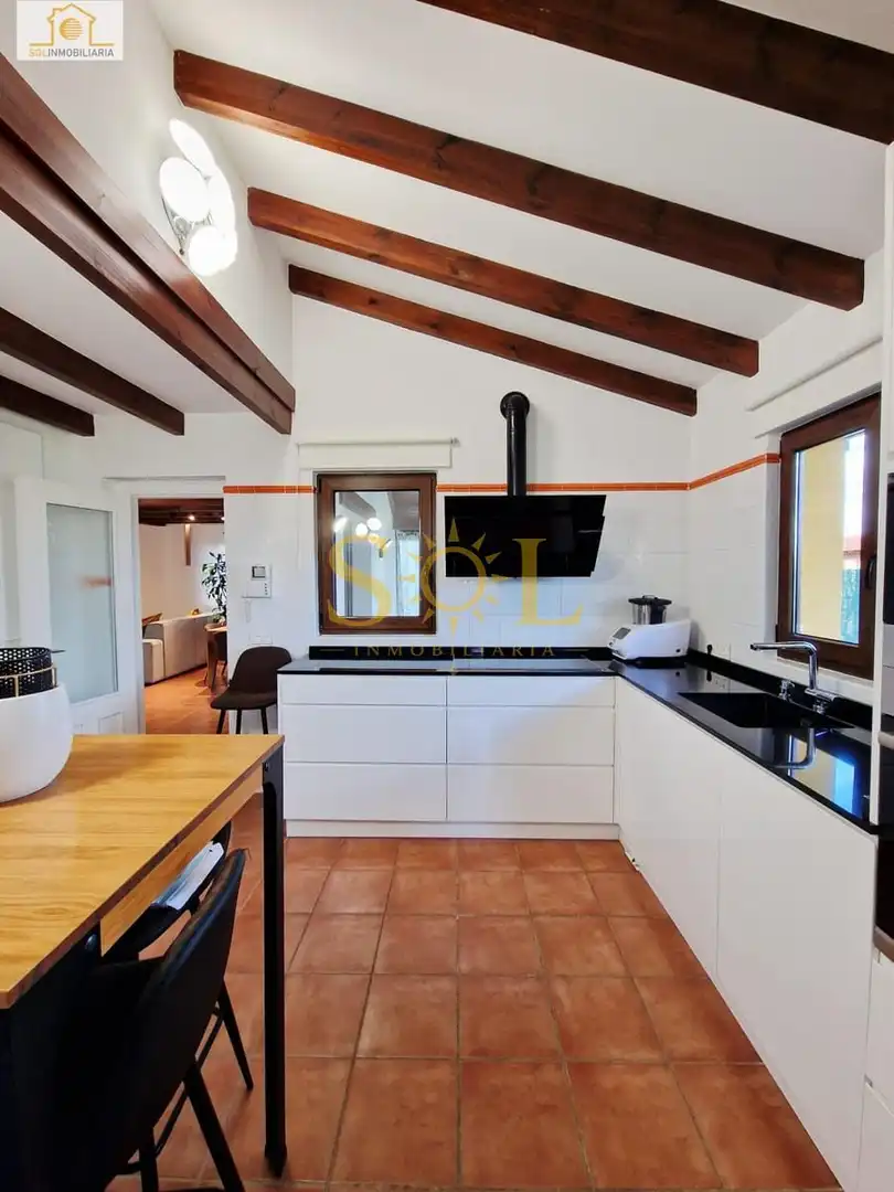 Cocina de Casa o chalet en venta en Villaquilambre con Calefacción, Jardín privado y Parquet