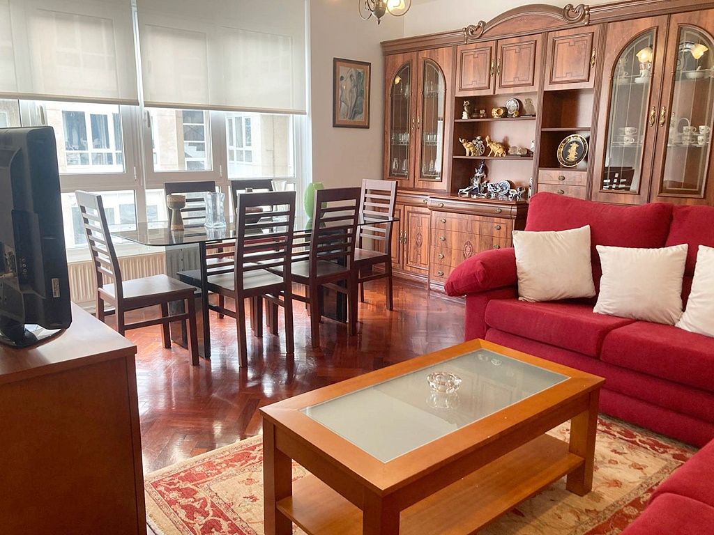 Living room of Flat for sale in A Coruña Capital   with Heating, Parquet flooring and Furnished