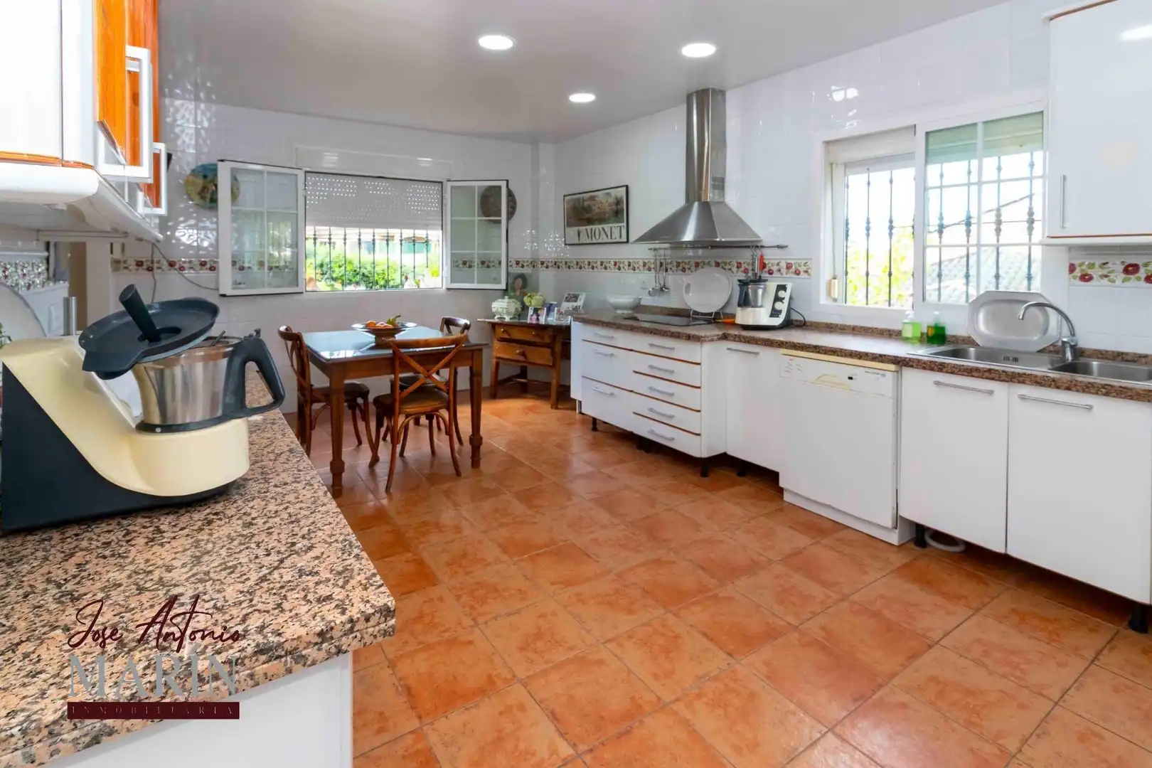 Cocina de Casa o chalet en venta en Badajoz con Aire acondicionado, Calefacción y Jardín privado