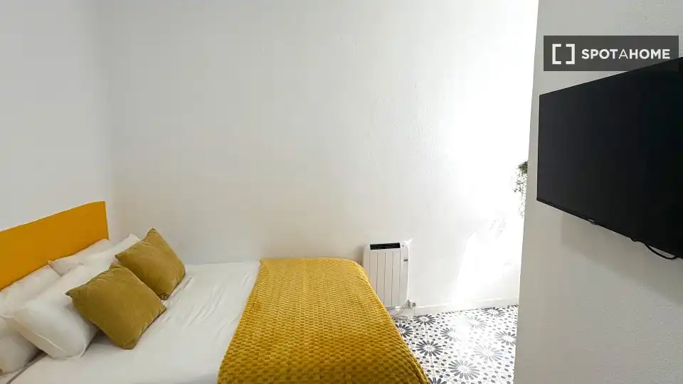 Habitación de Piso de alquiler en Granada con Aire acondicionado, Calefacción y Amueblado
