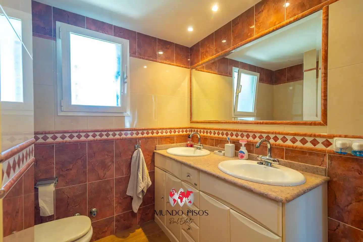 Baño de Piso en venta en  Palma de Mallorca con Aire acondicionado, Calefacción y Amueblado