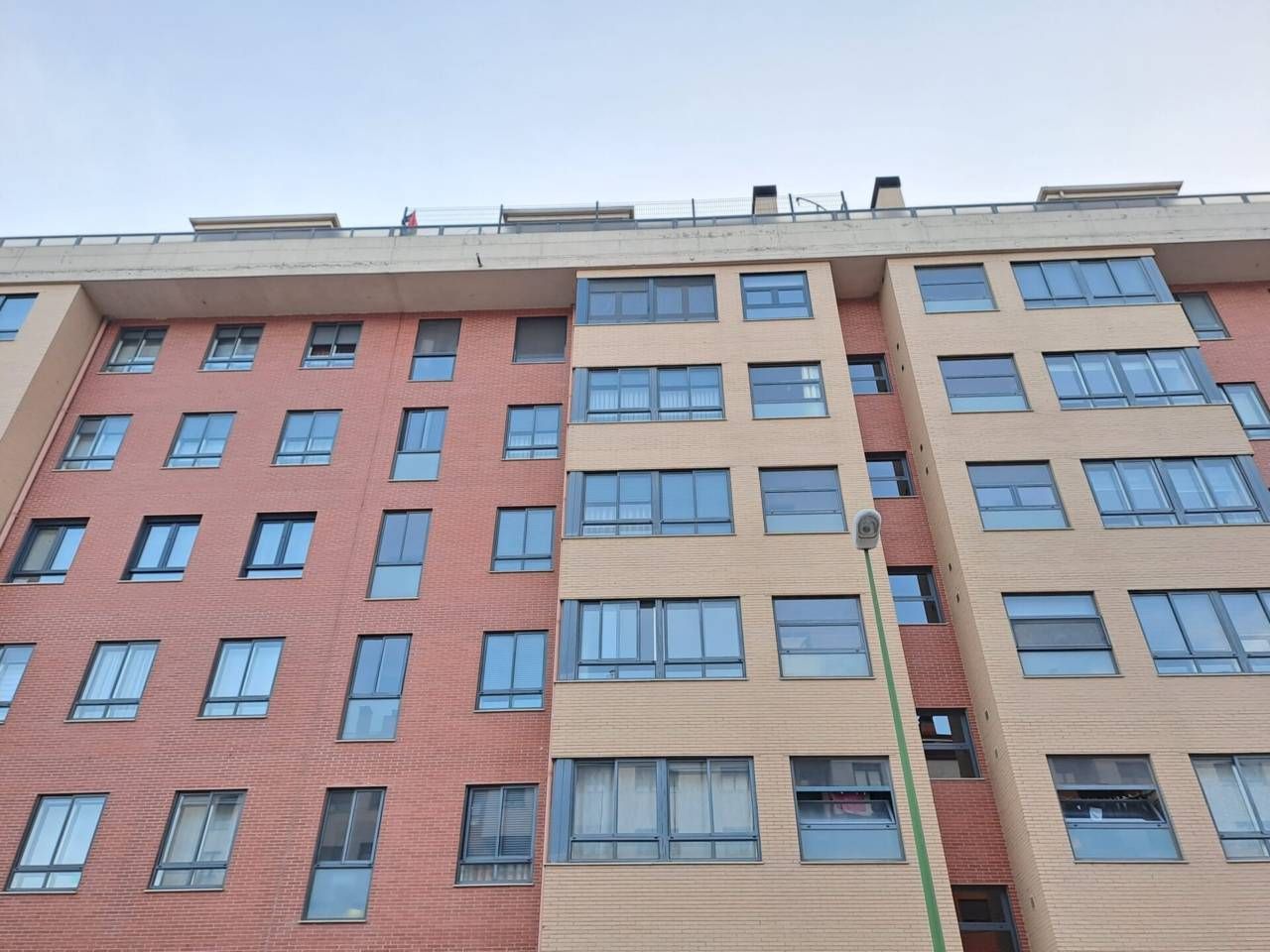 Vista exterior de Pis de lloguer en Burgos Capital amb Calefacció, Parquet i Terrassa