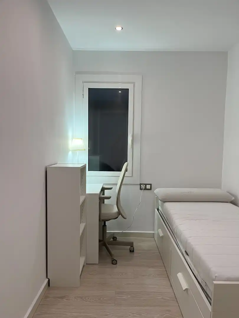 Bedroom of Flat for sale in Barcelona  with Air Conditioner, Heating and Furnished