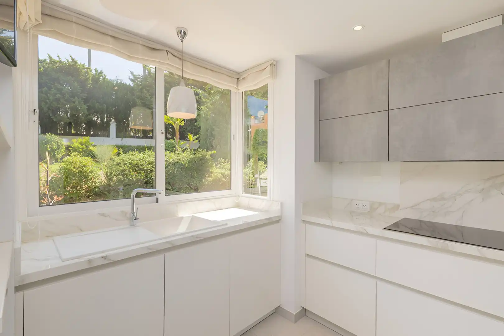 Semi-detached house with pool for sale in Río Real - Los Monteros, imagen 9