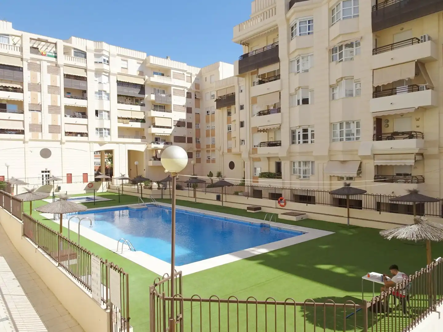 Pis amb piscina en venda a Teatinos - Universidad